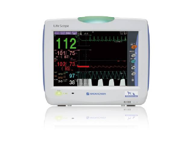 日本光電工業の動物用生体情報モニタ「BSM-3592 ライフスコープ VS」。心電図、呼吸、SpO2、体温、非観血・観血血圧の測定機能を備えた12.1インチ液晶ディスプレイ付きモニタ。